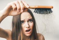 Hiustenlähdön syyt. Kuinka saada lisää tuuheutta hiuksiin ja estää niitä putoilemasta?