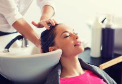 Ammattimaista hiustenhoitoa. Mitkä käsittelyt ovat kokeilemisen arvoisia?